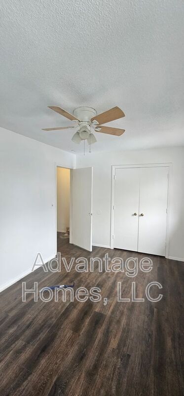Building Photo - 721 N 70th Terrace
