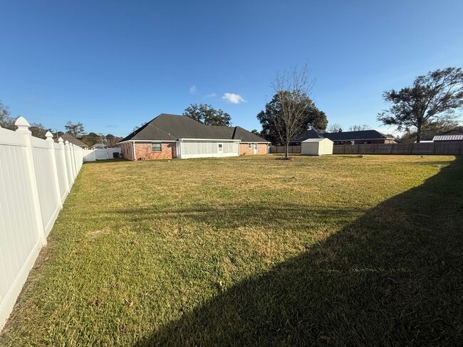 Building Photo - 41265 Schafer Dr