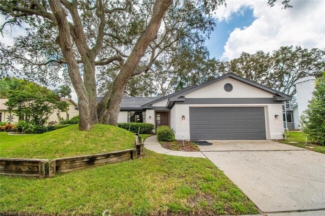 Building Photo - 2906 Windridge Dr