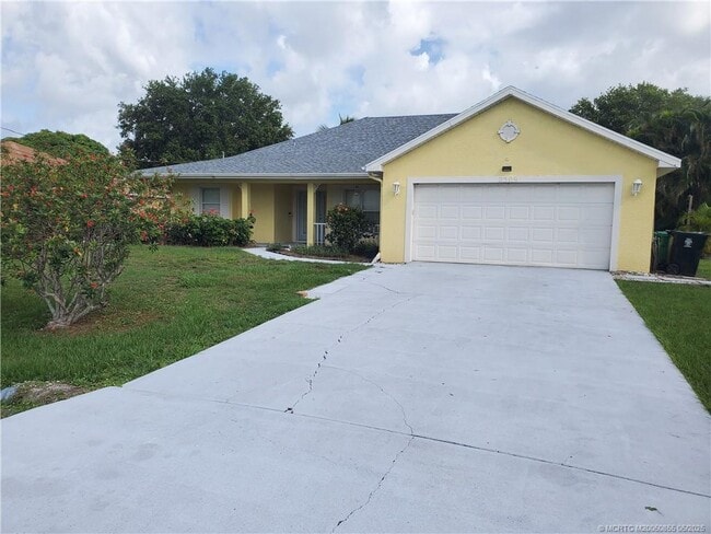 Building Photo - 2509 SE Lyman Cir