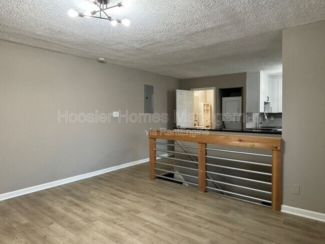 Building Photo - 1338 Barth Ave