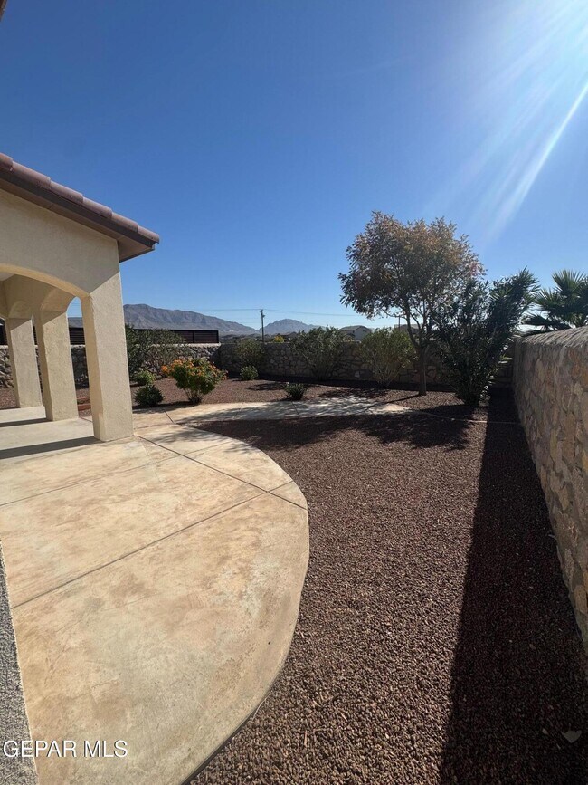 Building Photo - 7726 Enchanted Ridge Dr