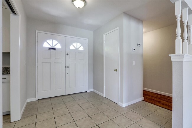 Building Photo - 2720 Diericx Dr