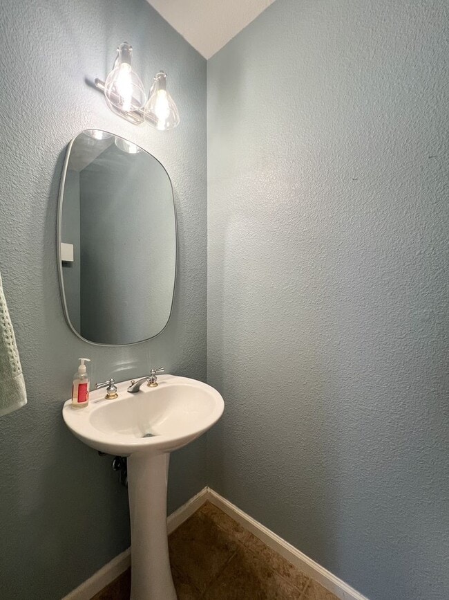 Building Photo - Spacious Single-Level 3-Bedroom Home in Desirable North Napa