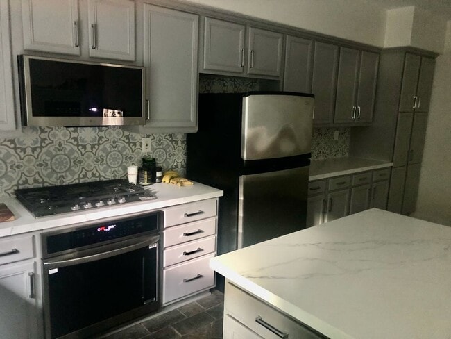 Building Photo - 2485 Amelia Ct