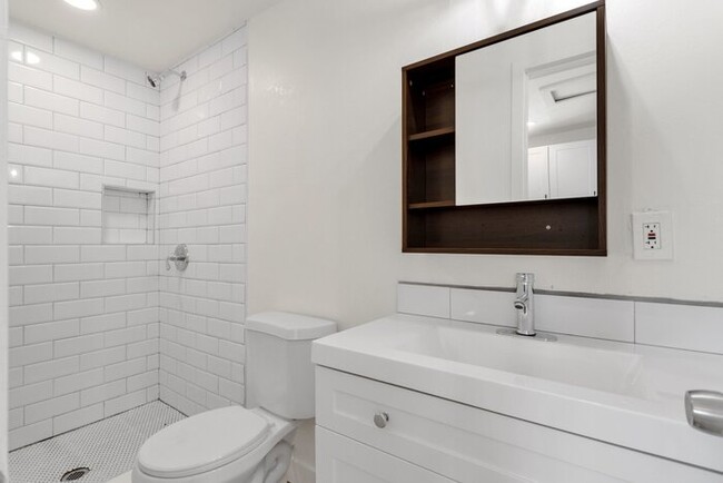Building Photo - Brand new 3 bedroom renovation next to His...