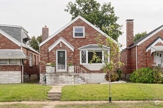 Building Photo - 3554 Jamieson Ave