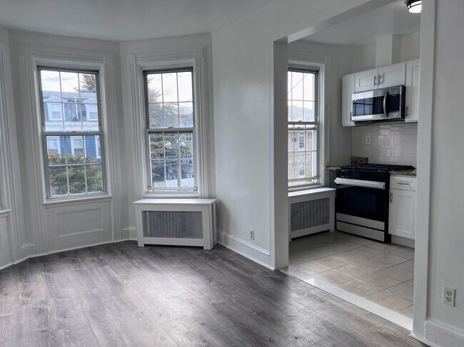 Building Photo - 618 16th St