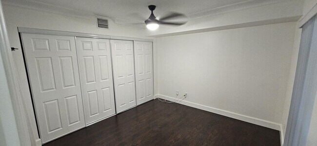 Building Photo - 11865 SW 11th Ct
