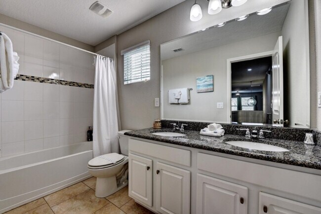 Building Photo - 5254 Wildwood Wy