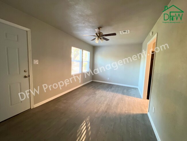 Building Photo - 1605 NW Irwin Ave