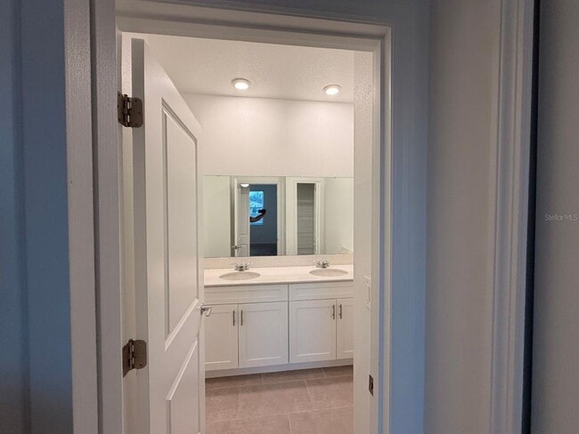 Building Photo - 9412 Revere Ave