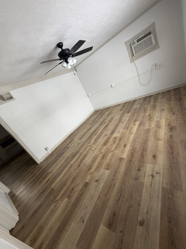 Building Photo - 1402 Worth St SW