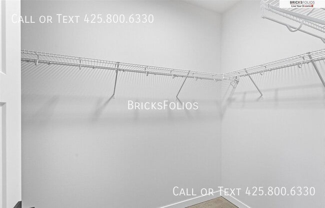 Building Photo - 1212 Harrington Ave NE