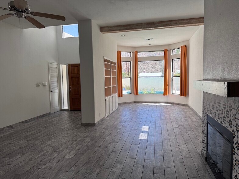 Building Photo - 54595 Avenida Velasco