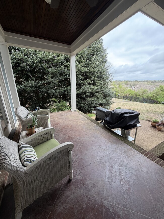 Building Photo - 424 Northpointe Lake Dr