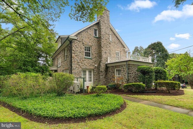 Building Photo - 5100 Chevy Chase Pkwy NW