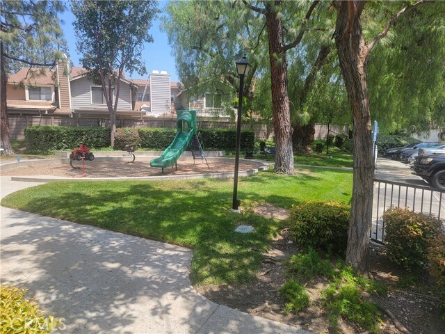 Building Photo - 941 Lotus Cir