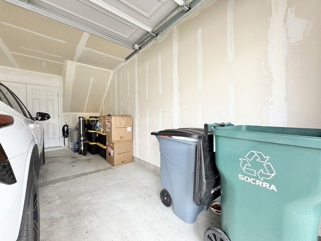 Building Photo - Modern 2020 Built Townhome Just Steps from Downtown Ferndale!