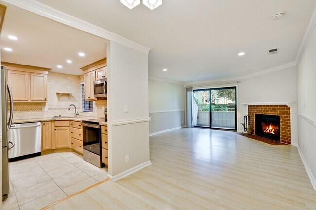 Building Photo - 2/2 Downstairs Condo in a Great Location Nestled Behind EBAY in The Hamilton Corners Community