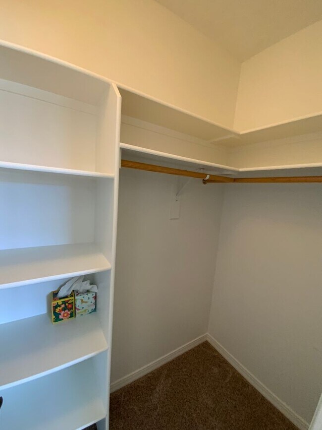 Building Photo - 3 Bedroom Townhome Available Near Wyoming Blvd NE & Paseo Del Norte Blvd NE!