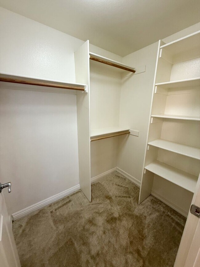 Building Photo - 2 Bed/2 Bath Condo available at Union Square!