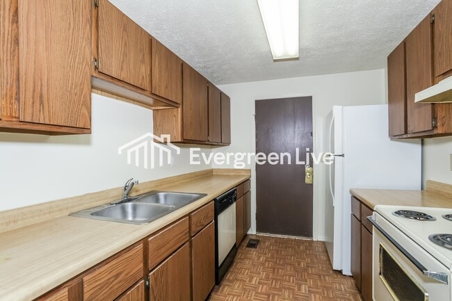 Building Photo - 8654 Belle Chase Dr