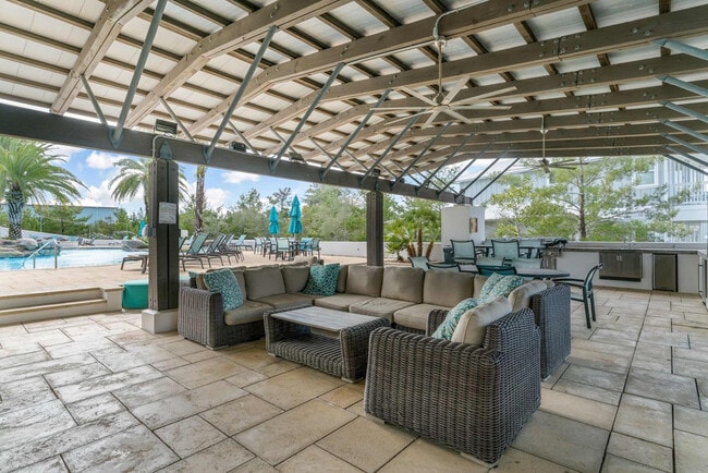 Building Photo - 374 Gulfview Cir