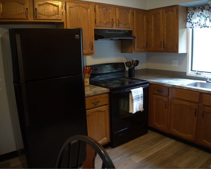 Building Photo - 283 Privilege St