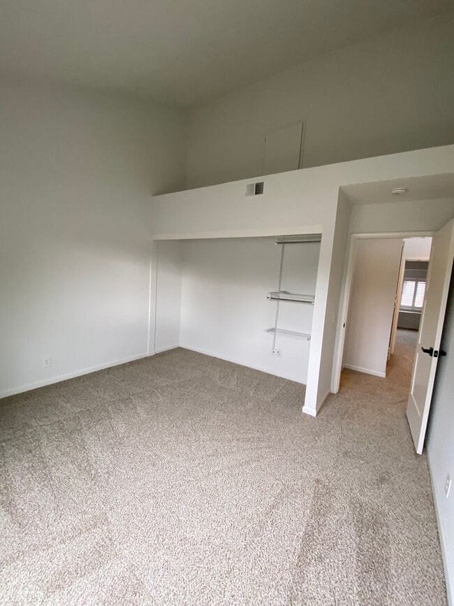 Building Photo - Cambrian 3 bed 2.5 bath townhouse available!