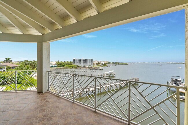 Building Photo - 309 E Ocean Ave