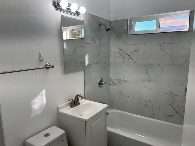 Building Photo - 37245 Locust St