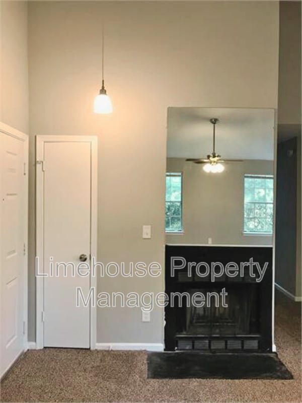 Building Photo - 1313 Tait Close
