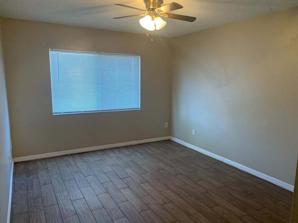 Building Photo - 610 Kenwick Cir