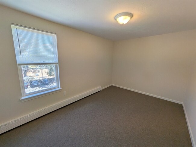 Building Photo - 146 Pine St