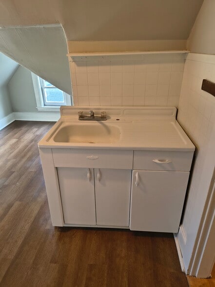 Building Photo - 24 Cameron Ave