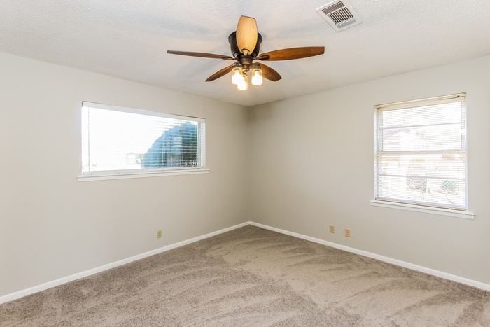 Building Photo - 218 Leighton Dr