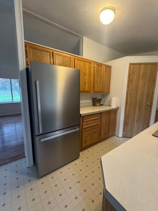 Building Photo - 4.65 Acre Farm/Horse Property for Rent!