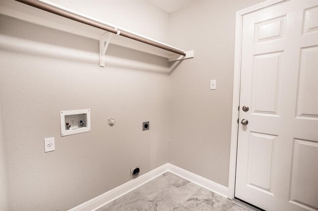 Building Photo - 725 Crane Canyon Pl