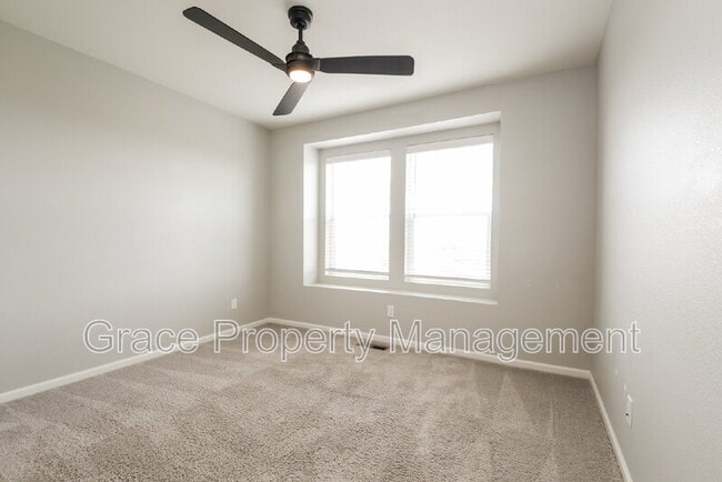 Building Photo - 389 Rodden Dr