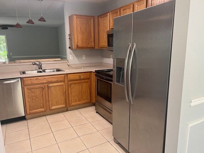 Building Photo - Fully Renovated 2 Bedroom/ 2.5 Bathroom Townhome - The Farm at Buckwalter