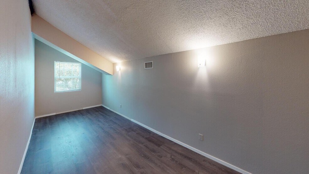 Building Photo - 1705 Cushing Park Dr