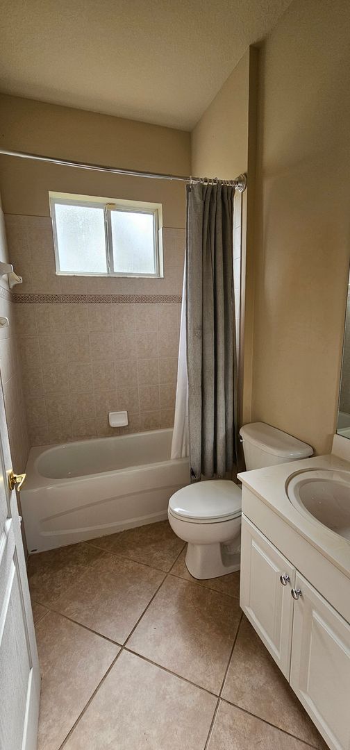 Building Photo - 4 Bedroom, 3 Bath Lakefront Home with 3-Car Garage in Stoneybrook at Gateway