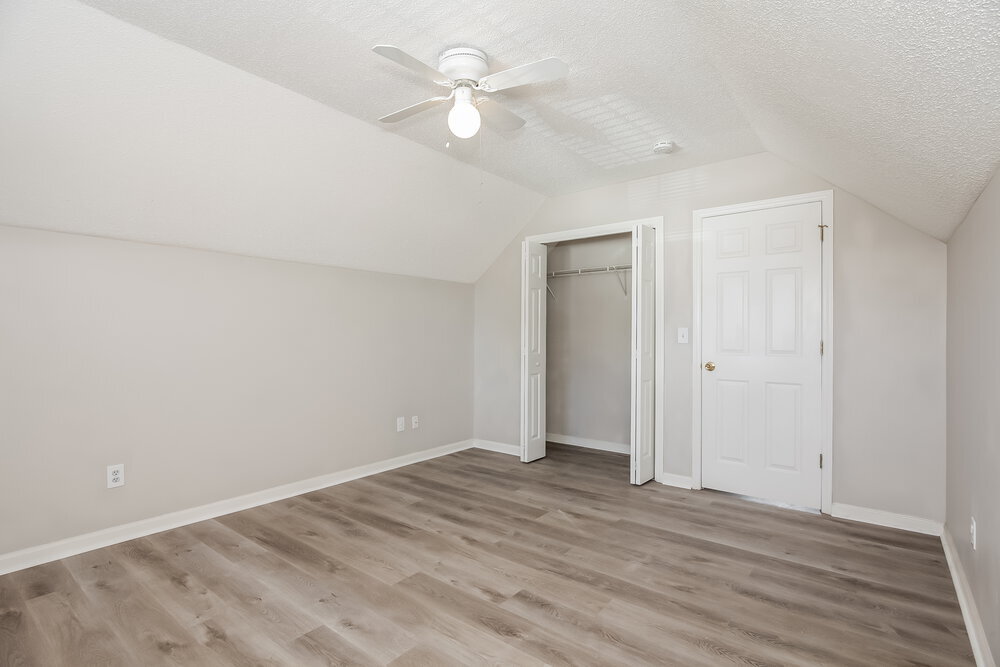 Building Photo - 201 Linville Ct