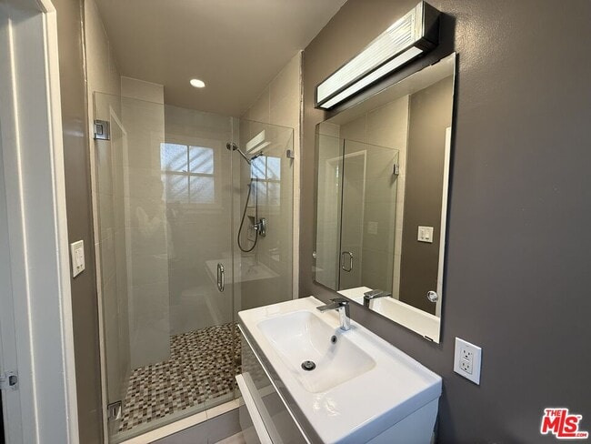 Building Photo - 1366 S Beverly Glen Blvd