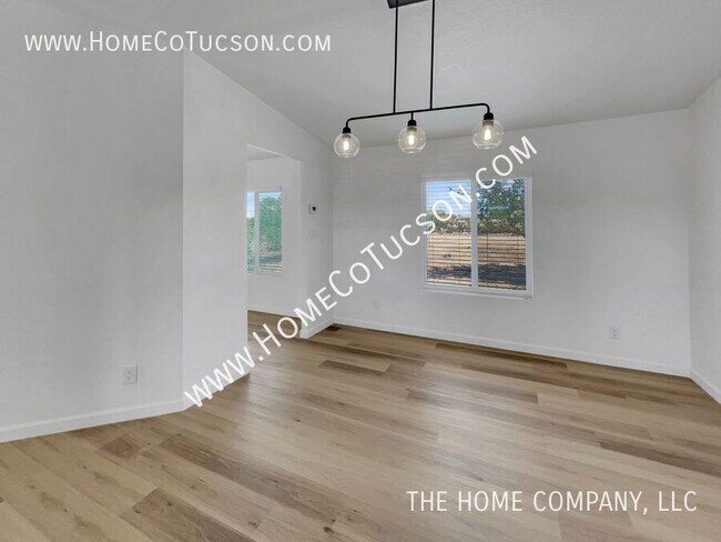 Building Photo - 9630 W Calle Cibeque
