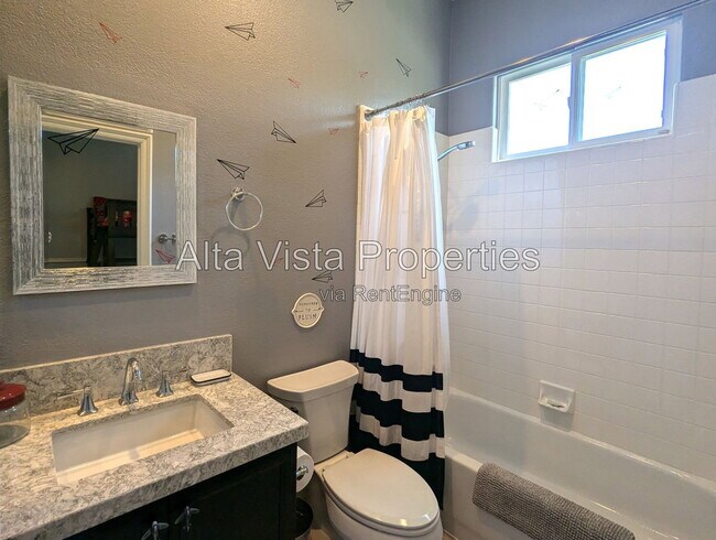 Building Photo - 9129 White Alder Ct