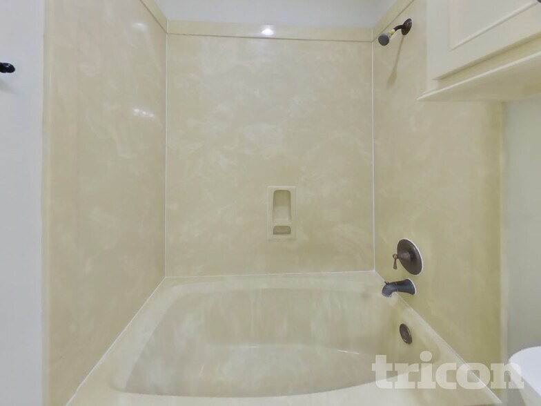 Building Photo - 103 Lullaby Ln