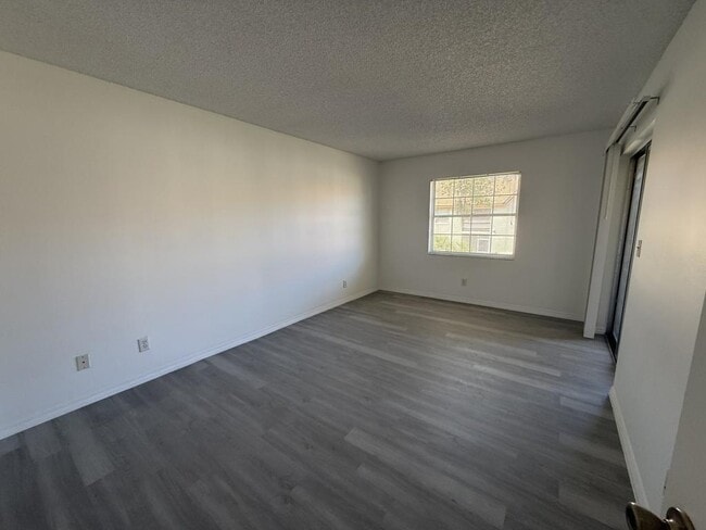 Building Photo - 3061 Sir Hamilton Cir