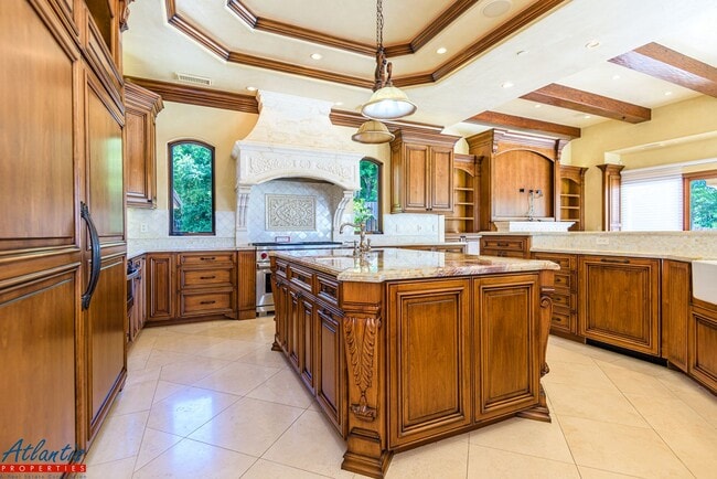 Building Photo - Executive Estate in the Heart of Silicon Valley